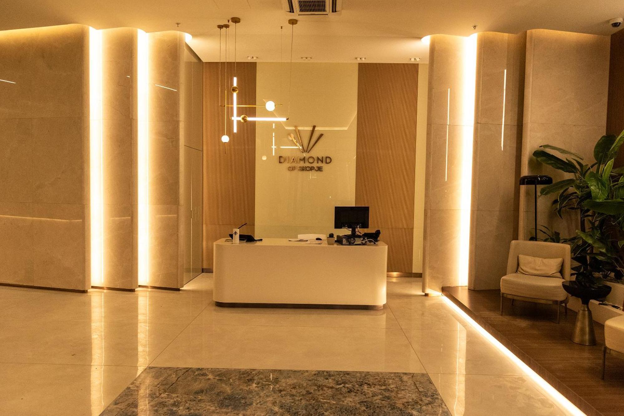 Lux Apartment Diamond-Limak Center Skopje Bagian luar foto